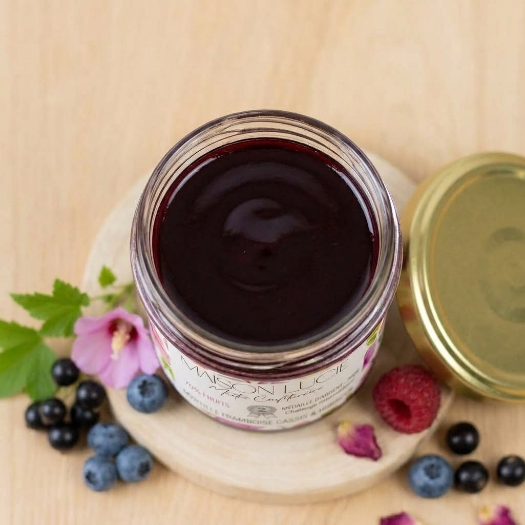 Confiture MYRTILLE FRAMBOISE CASSIS HIBISCUS 70% de fruits - Médaille d’Argent 2026 🥈
